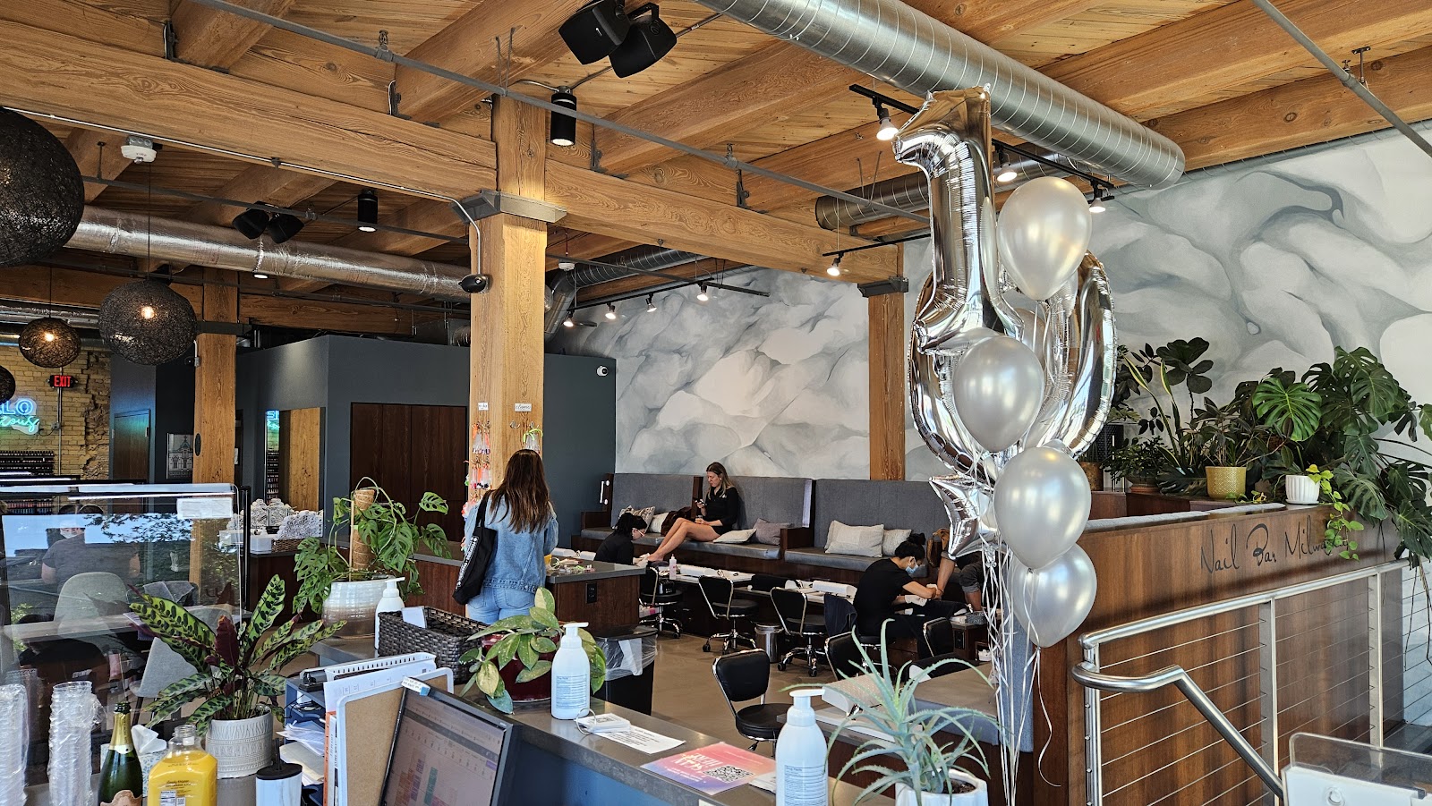 Nail Bar Milwaukee – Walker's Point nail work in Milwaukee, Wisconsin